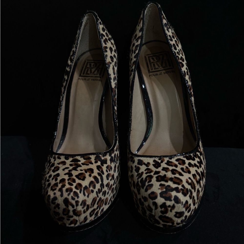 Pour La Victoire 'Ivette' Leopard Print Platform Pumps